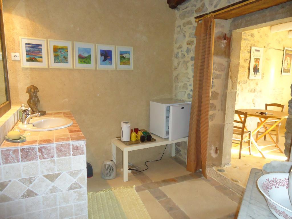 La Colline Bleue Bed and Breakfast Banne Exteriör bild